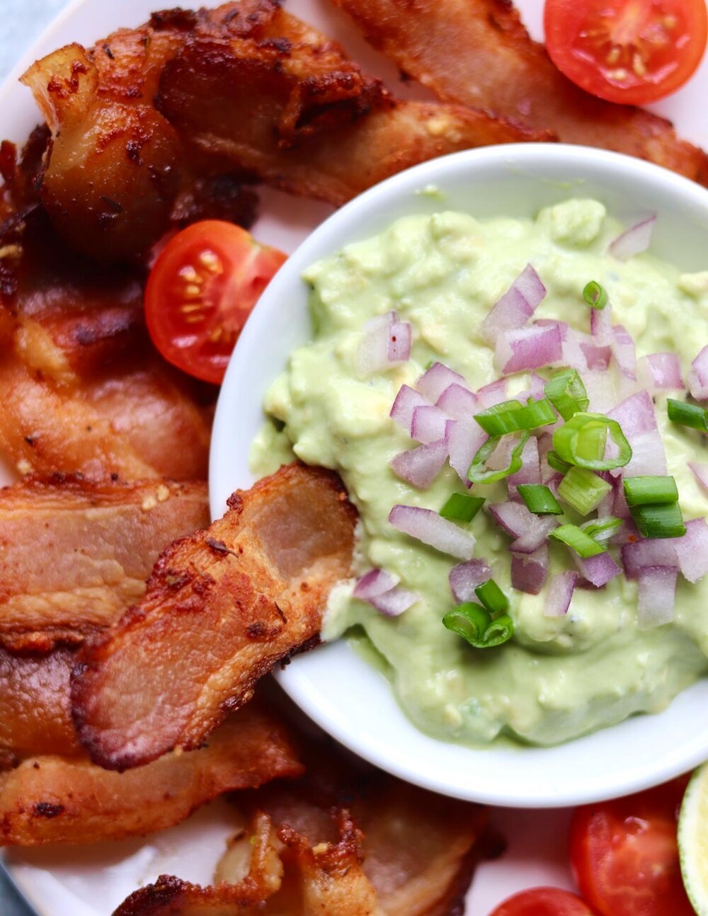 Bacon "Chips" With Avocado Greek Yogurt Dip (Keto / Low Carb)