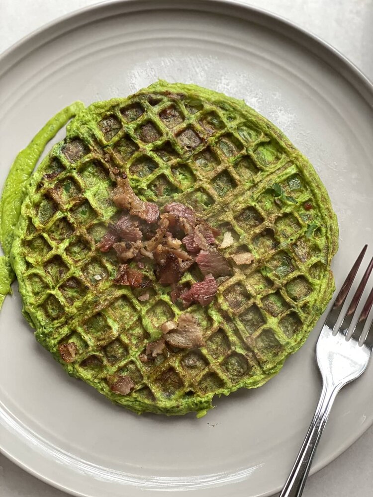 BACON AND SPINACH OMELET WAFFLE - FOR ST. PATRICK'S DAY!